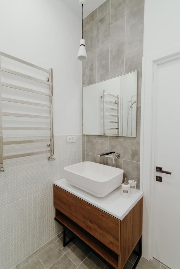 Apartment on Lesi Ukrainky Lviv Bagian luar foto