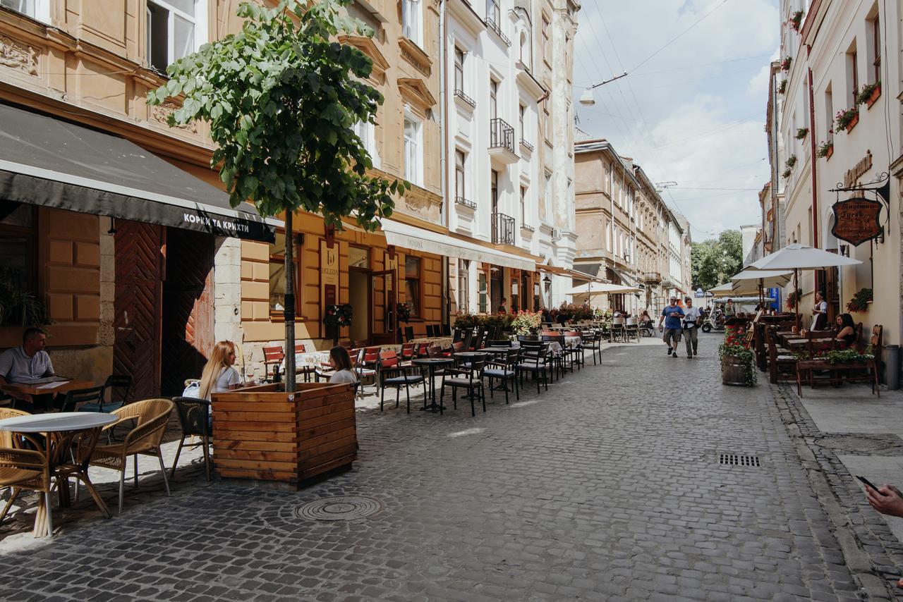 Apartment on Lesi Ukrainky Lviv Bagian luar foto